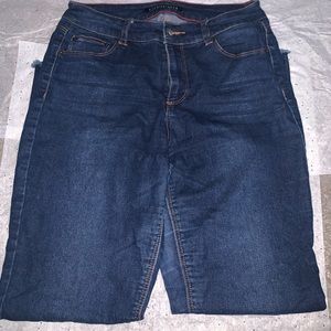 Beautiful Fashionnova jeans in a size “7”